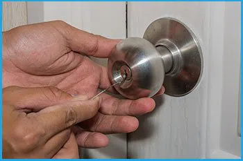 Lock Locksmith Services Pompano Beach, FL 954-283-5715 - 14-unlock-door
